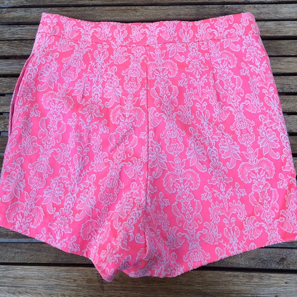 Boutique Shorts - Picture 1 of 2